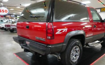 Chevrolet-Other-1994-Red-Gray-17