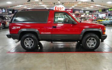 Chevrolet-Other-1994-Red-Gray-23