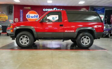 Chevrolet-Other-1994-Red-Gray-28