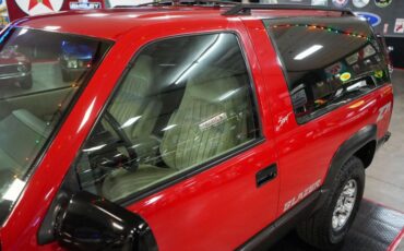 Chevrolet-Other-1994-Red-Gray-32