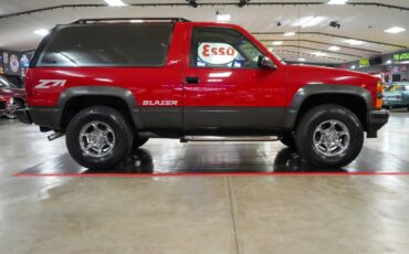 Chevrolet-Other-1994-Red-Gray-8