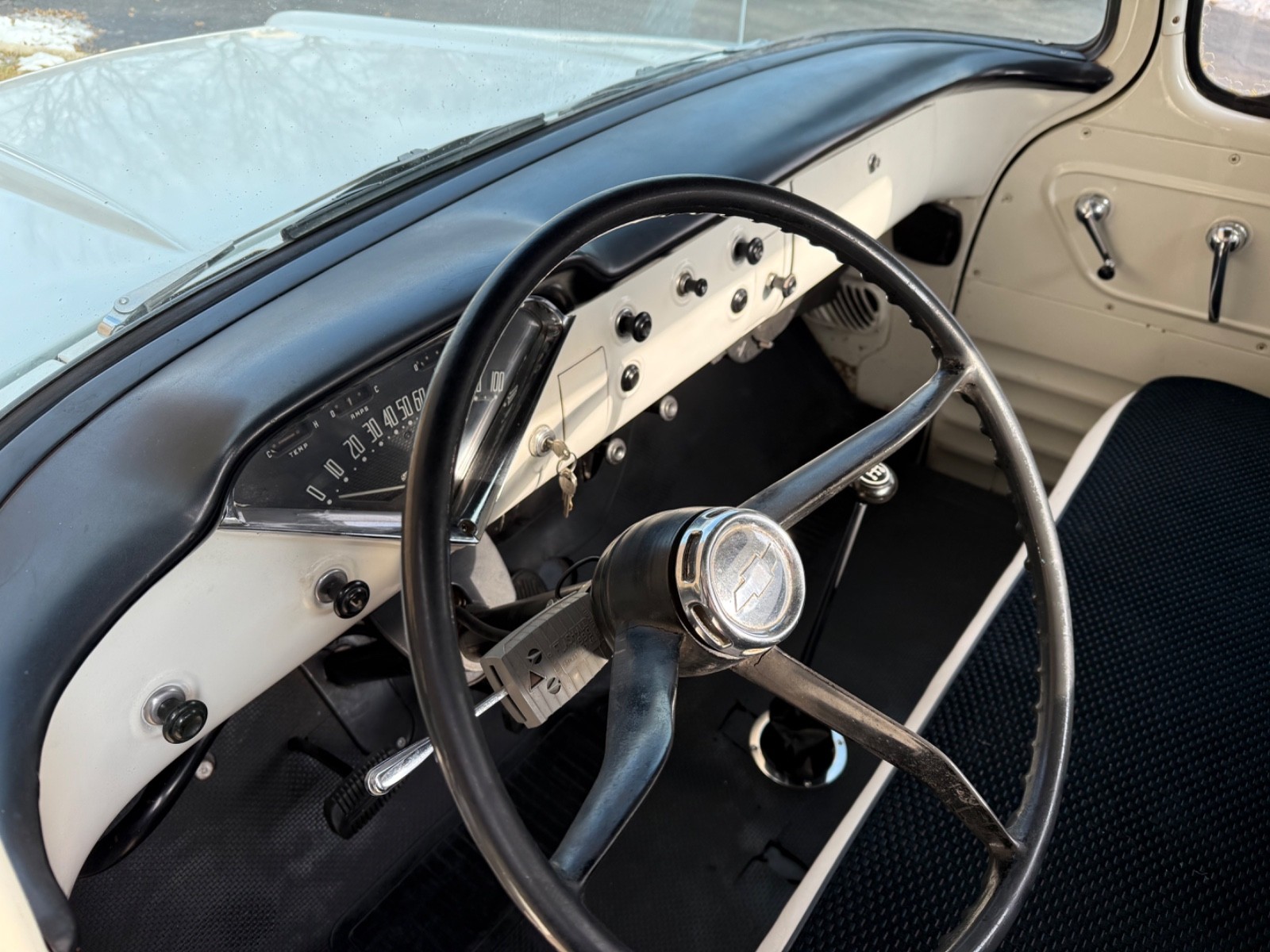 Chevrolet-Other-Pickups-1957-26