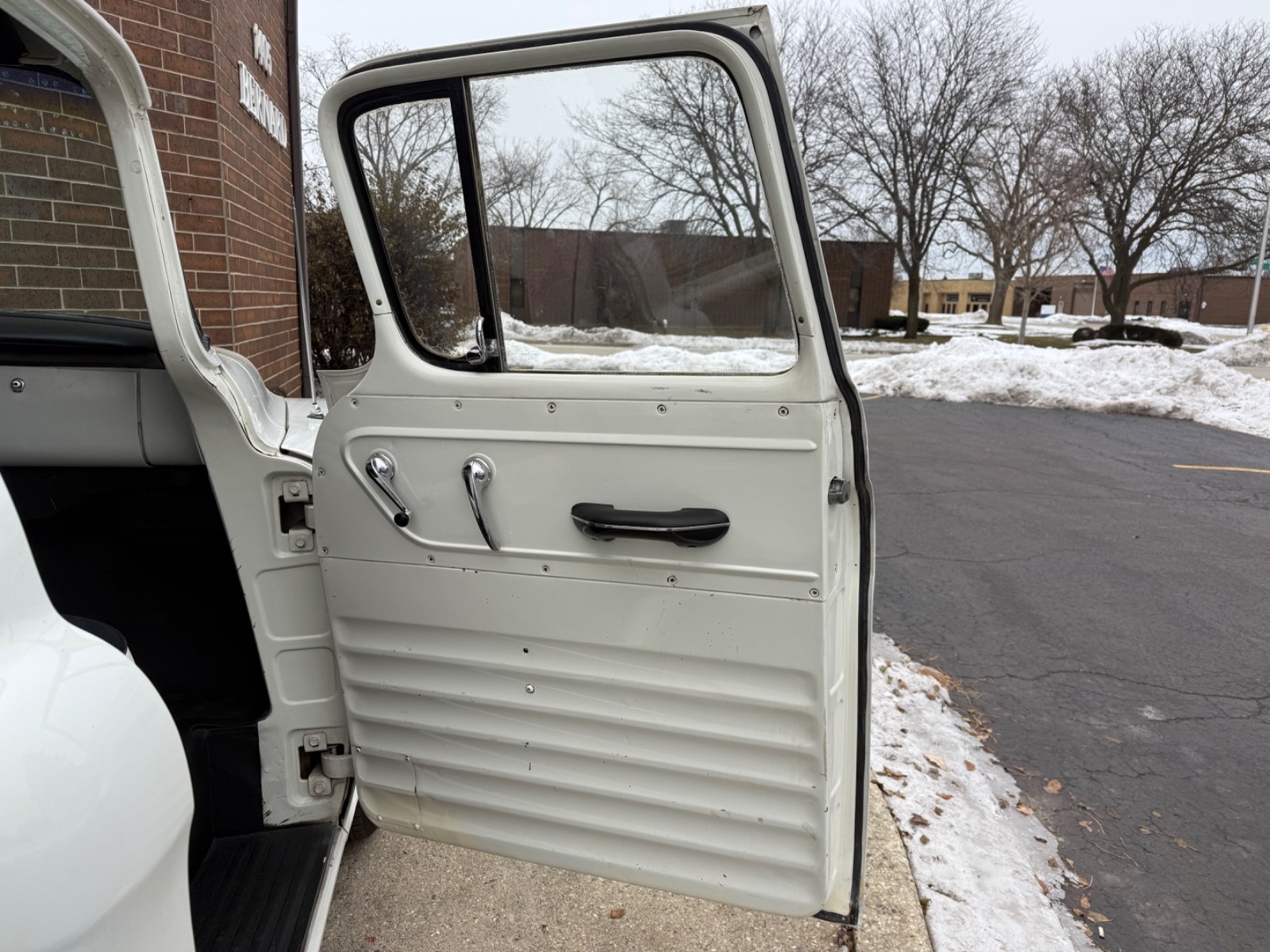 Chevrolet-Other-Pickups-1957-28