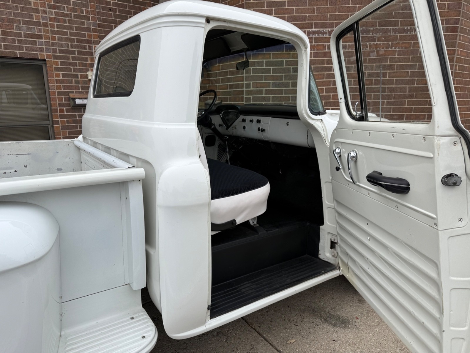 Chevrolet-Other-Pickups-1957-29