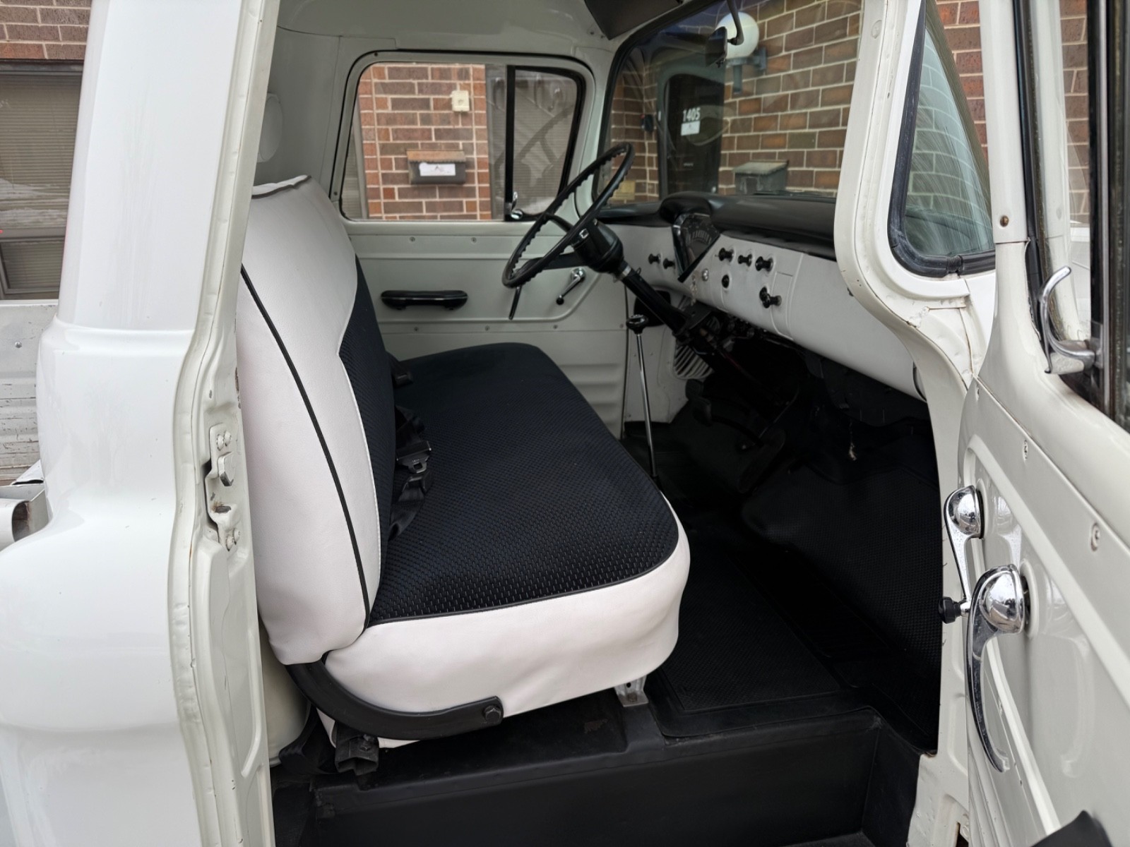 Chevrolet-Other-Pickups-1957-30