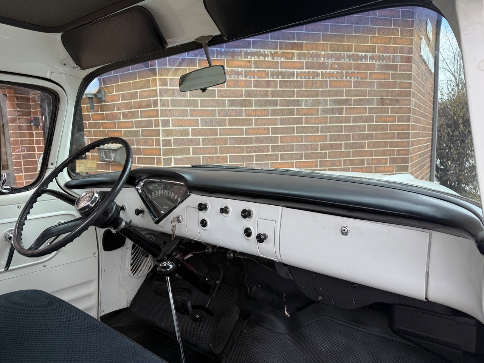 Chevrolet-Other-Pickups-1957-32