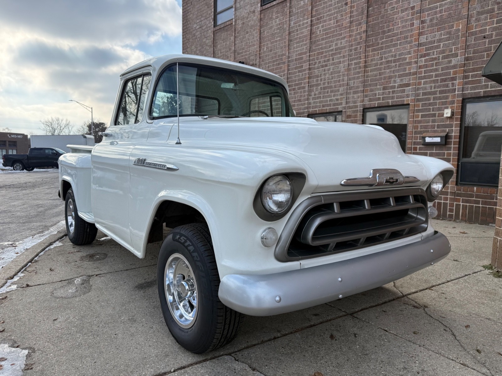 Chevrolet-Other-Pickups-1957-9