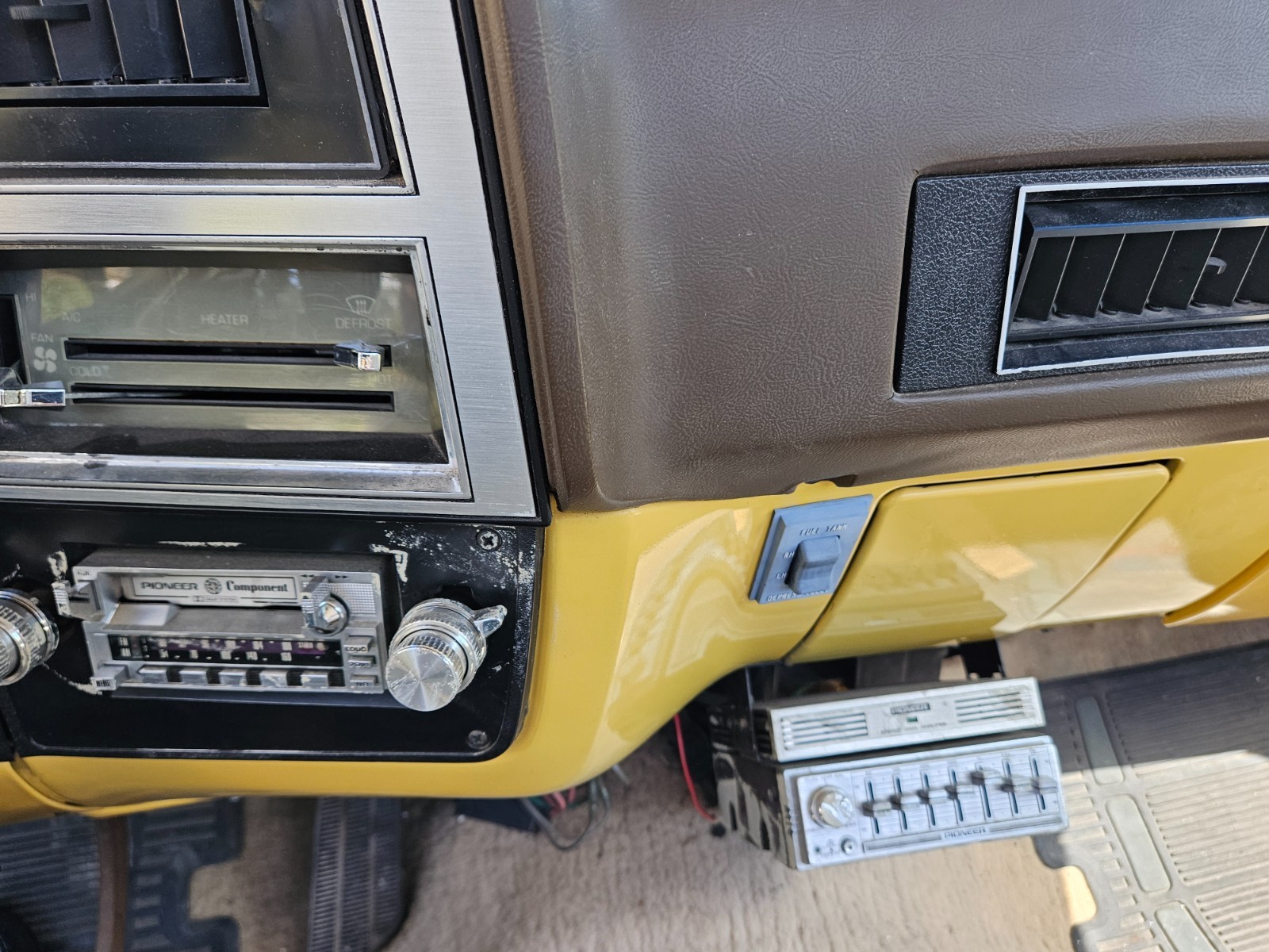 Chevrolet-Other-Pickups-1982-8