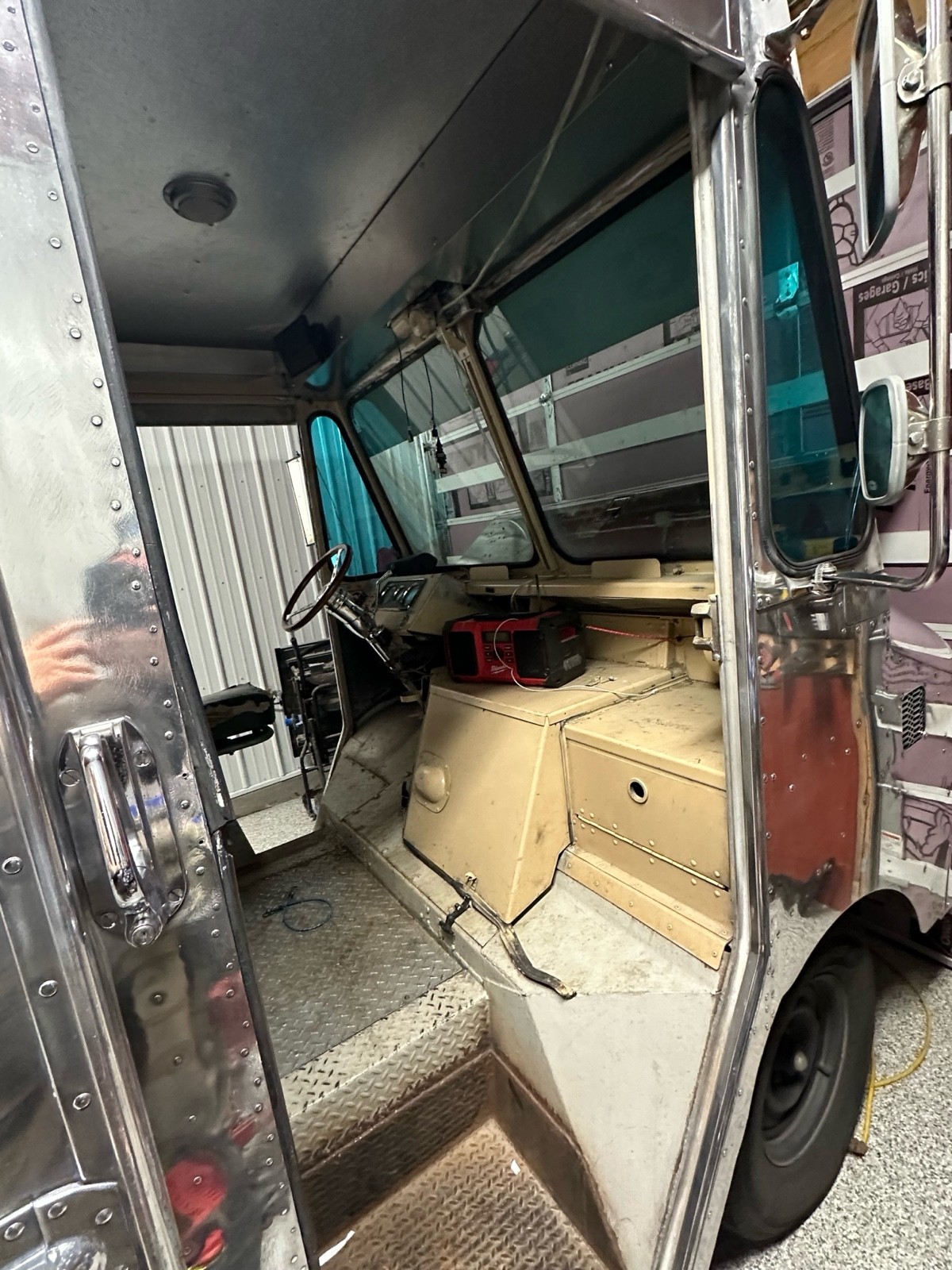 Chevrolet-Panel-Step-Van-1979-20