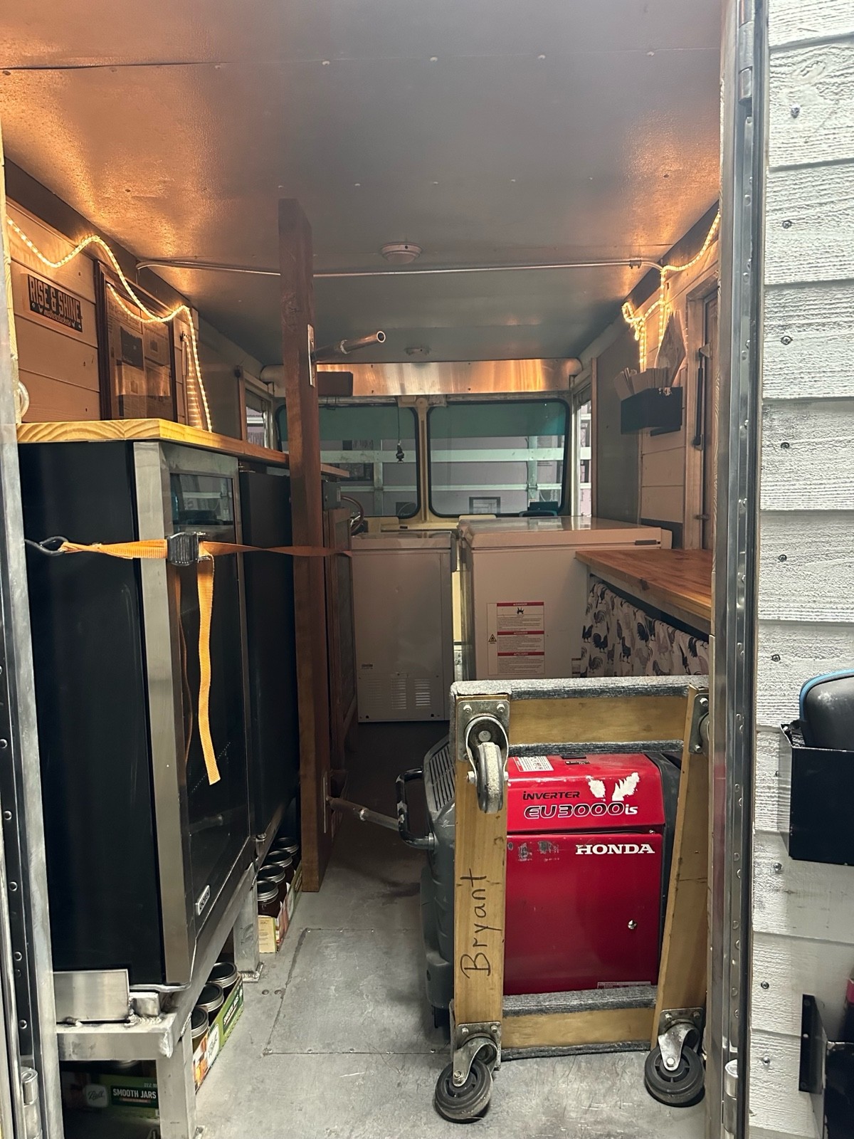 Chevrolet-Panel-Step-Van-1979-26