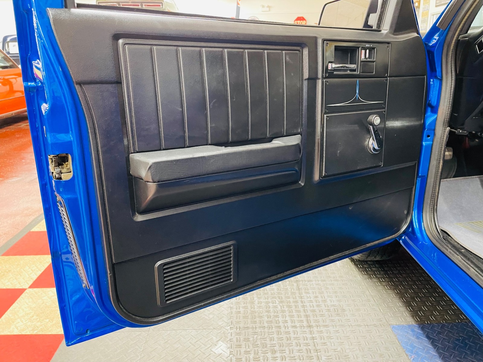 Chevrolet-S-10-1983-Standard-Cab-Pickup-32