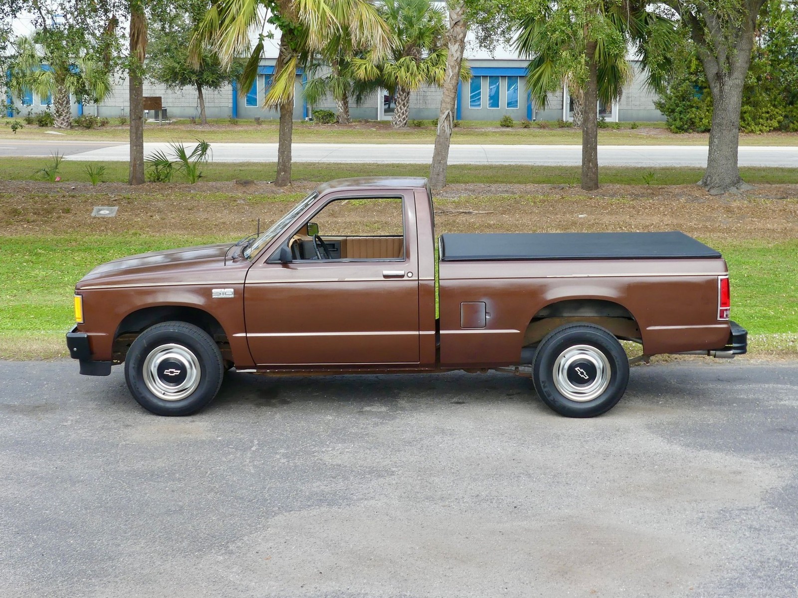 Chevrolet-S-10-1988-Pickup-Truck-11