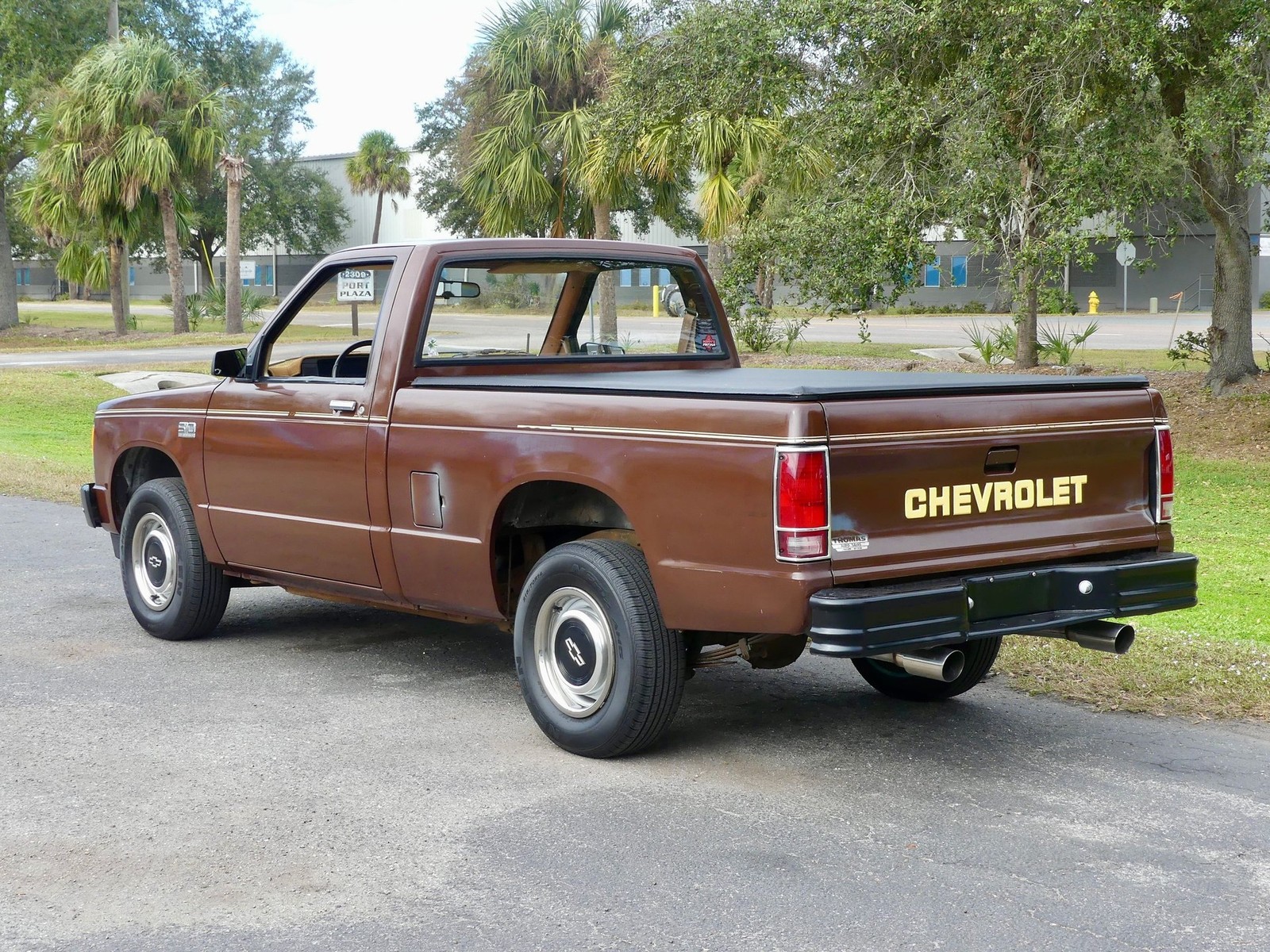 Chevrolet-S-10-1988-Pickup-Truck-13
