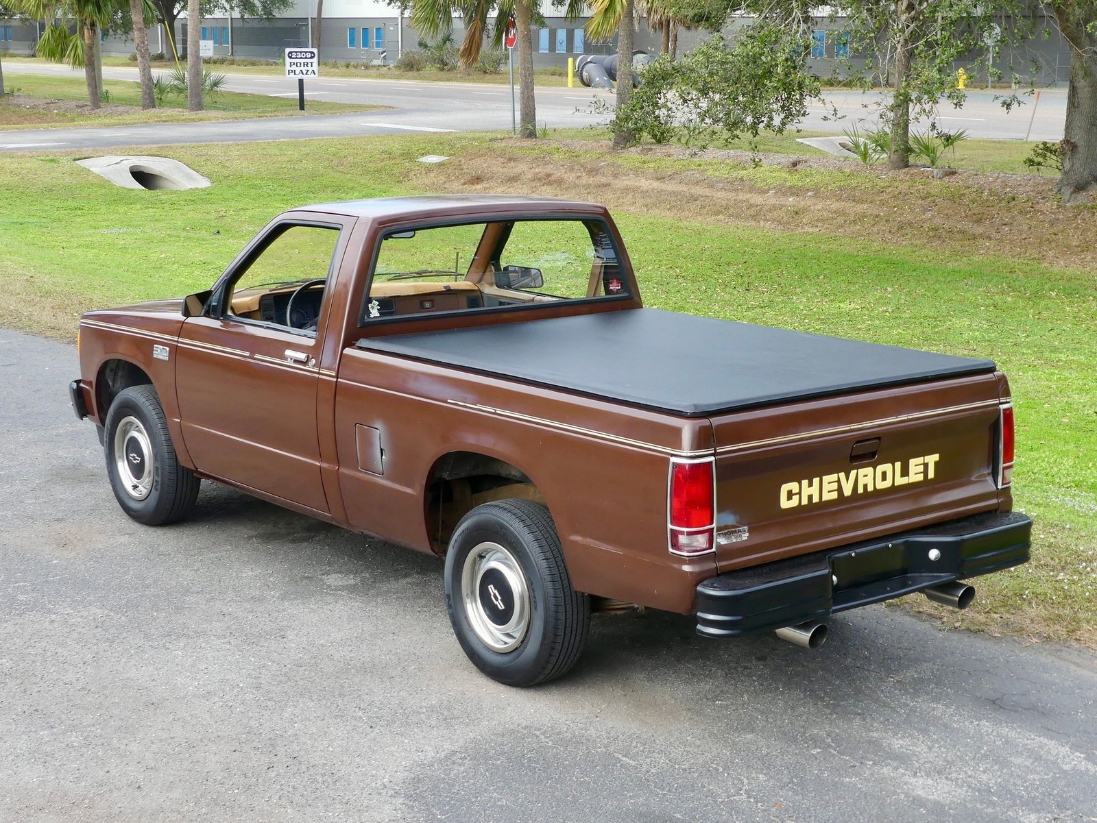 Chevrolet-S-10-1988-Pickup-Truck-14
