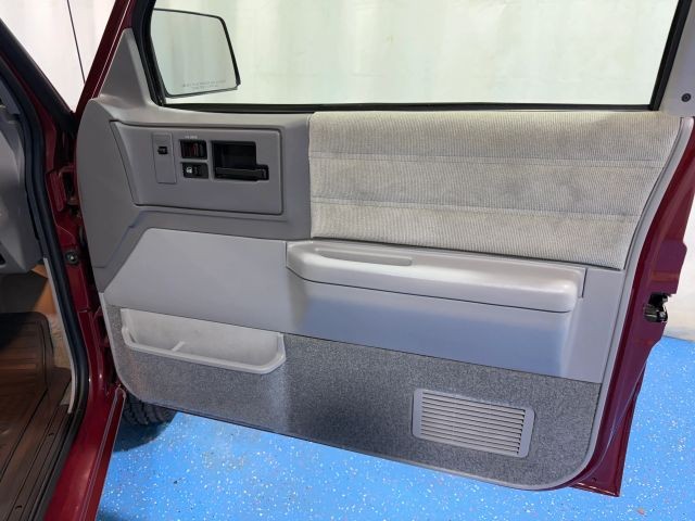 Chevrolet-S-10-1994-SUV-21