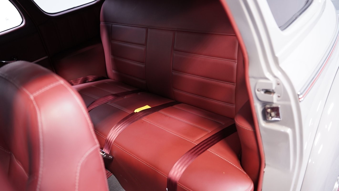 Chevrolet-Sedan-1941-Sedan-38