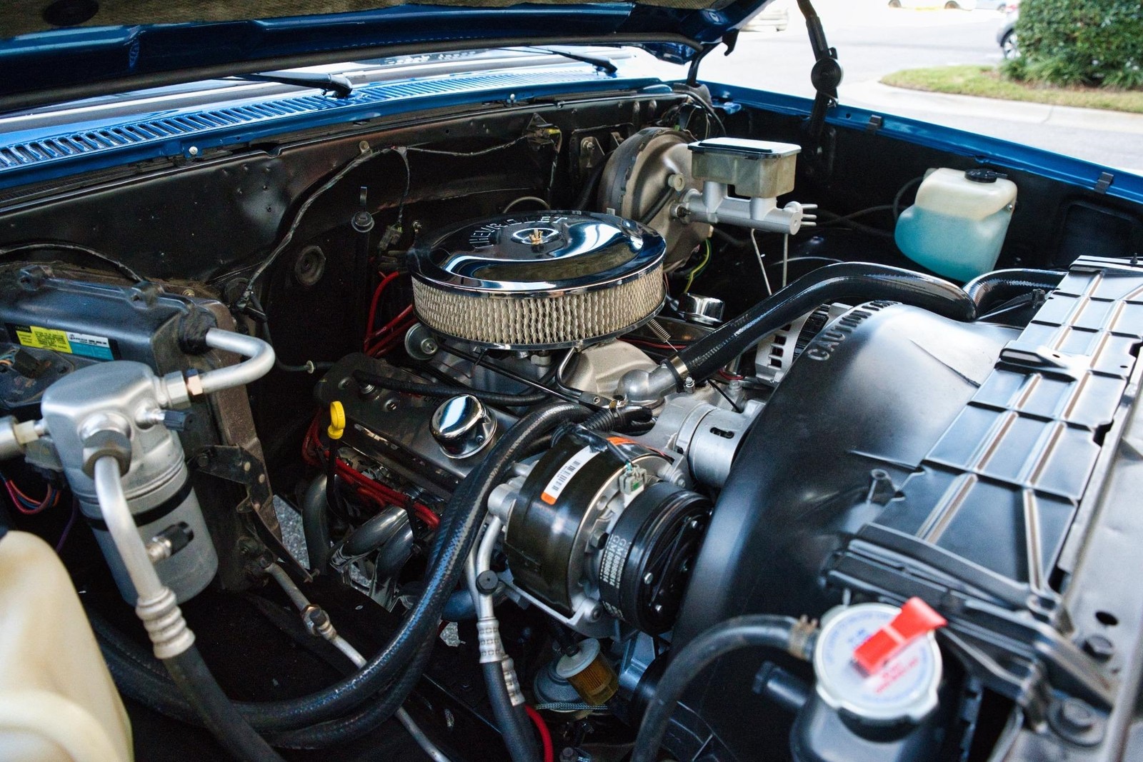 Chevrolet-Silverado-1500-1985-2-Door-14