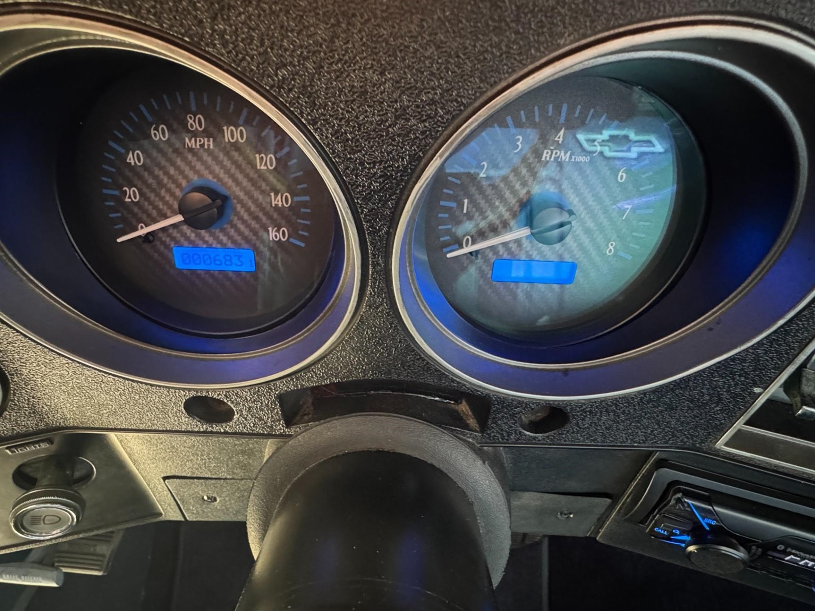 Chevrolet-Silverado-1500-1985-2-Door-16