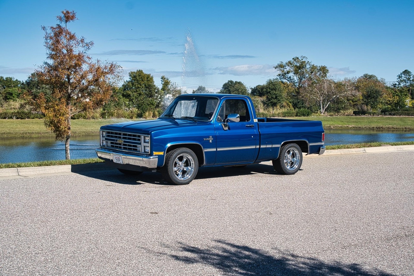 Chevrolet-Silverado-1500-1985-2-Door-17