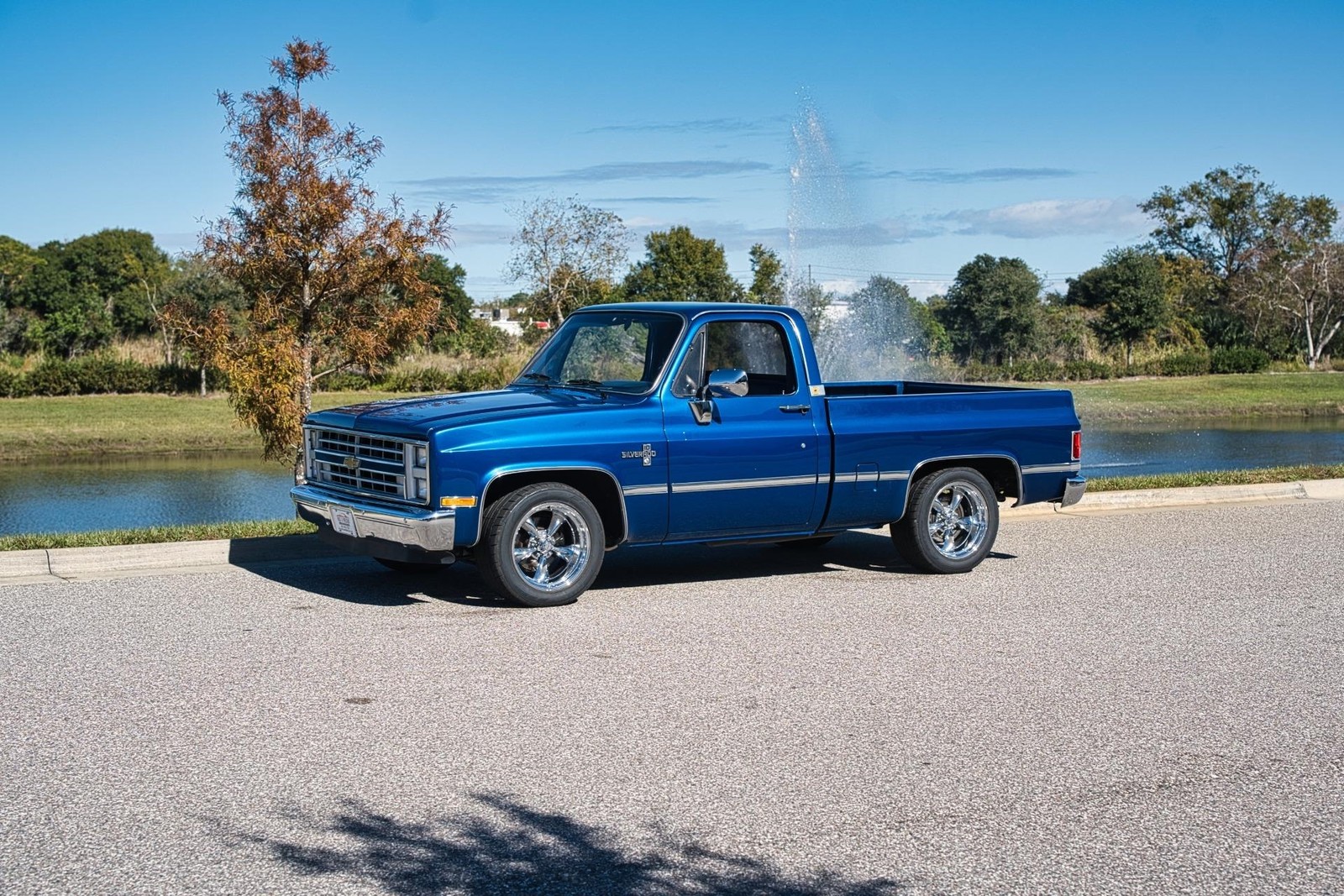 Chevrolet-Silverado-1500-1985-2-Door-18