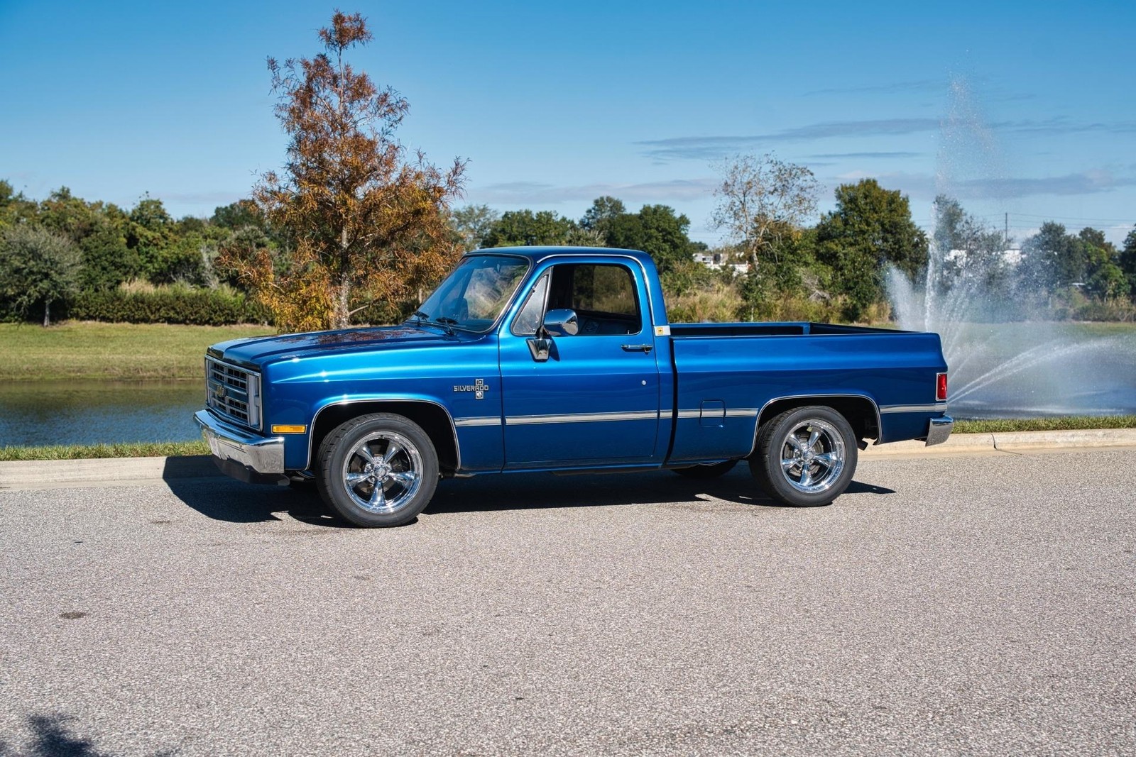 Chevrolet-Silverado-1500-1985-2-Door-19