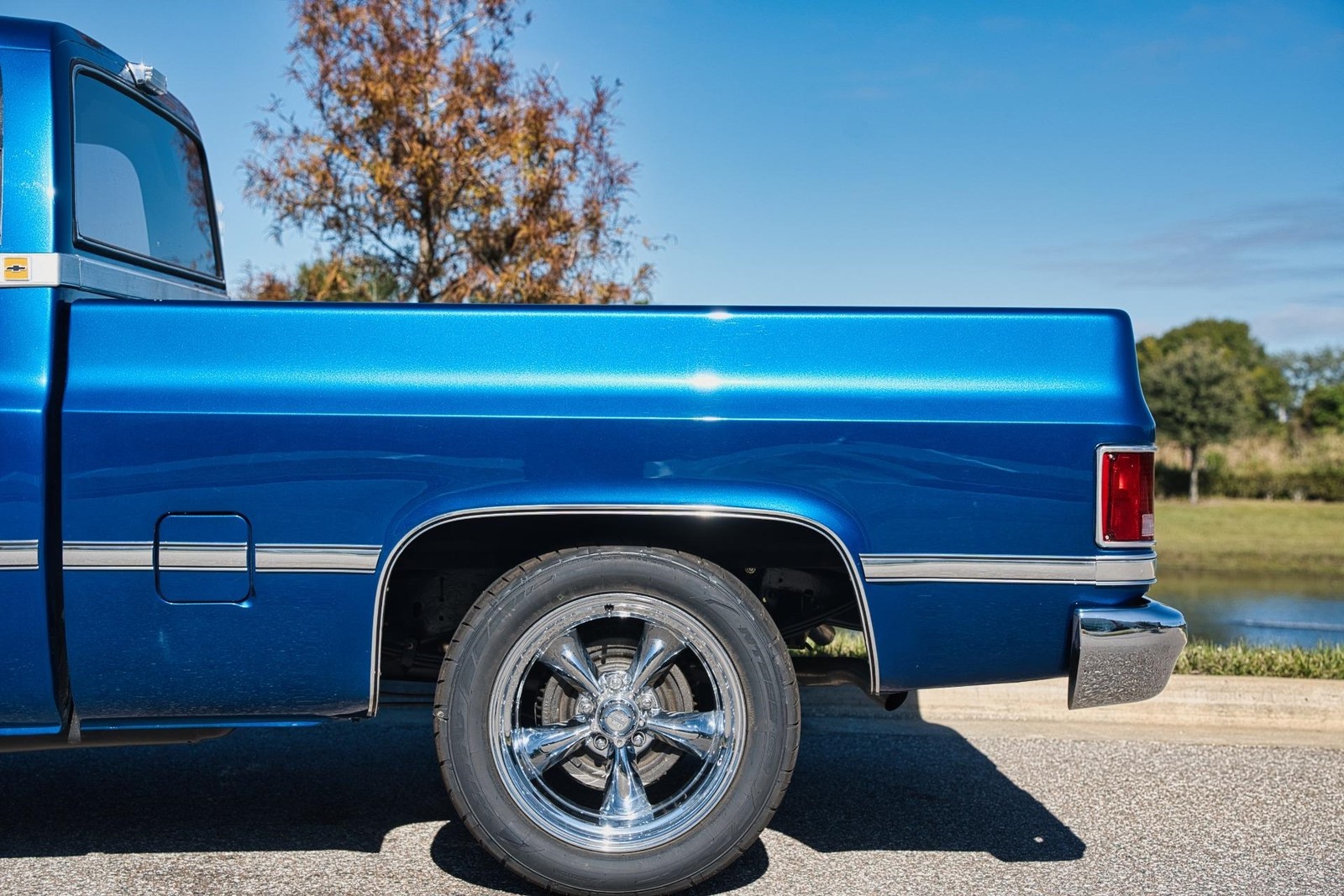 Chevrolet-Silverado-1500-1985-2-Door-31