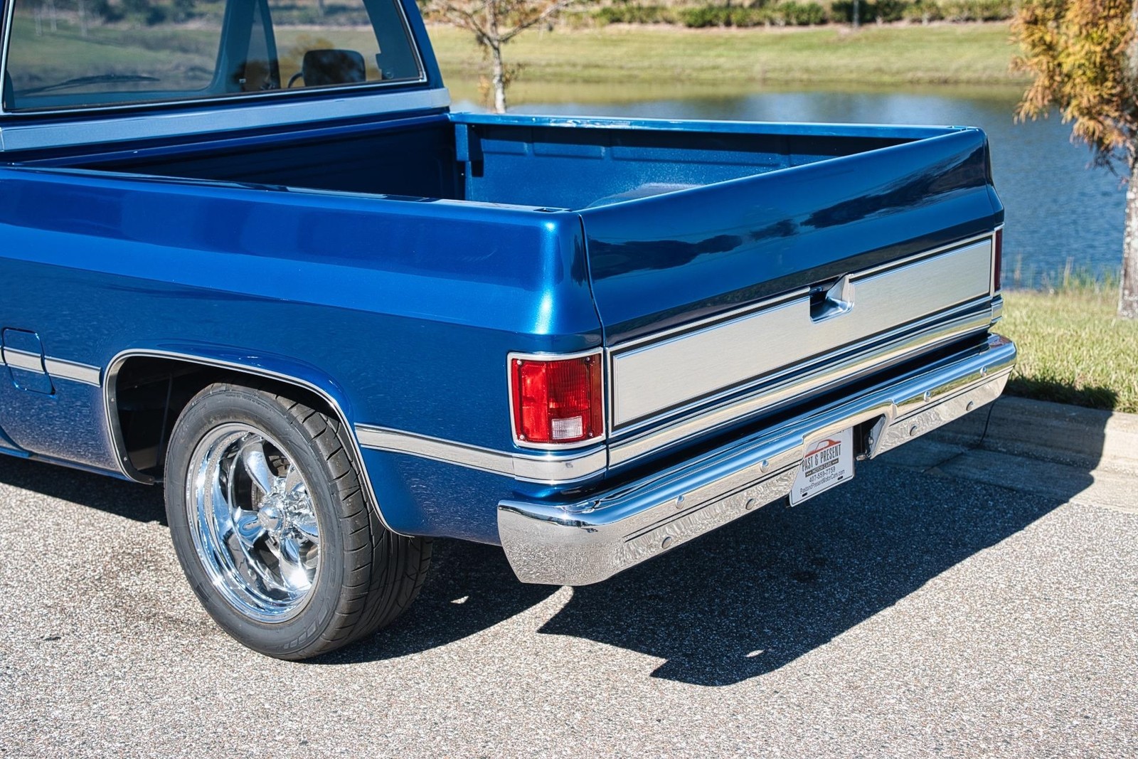 Chevrolet-Silverado-1500-1985-2-Door-32