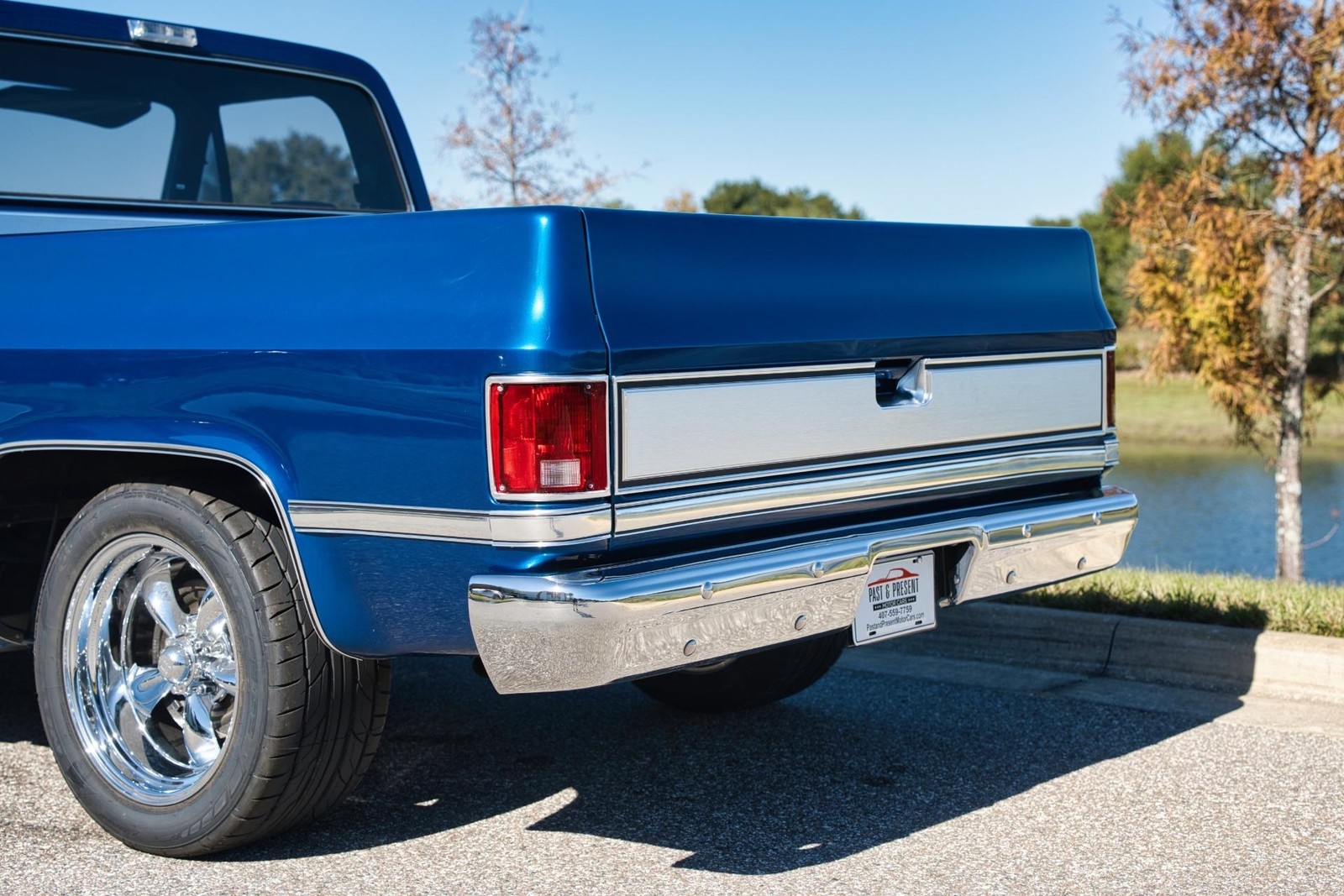 Chevrolet-Silverado-1500-1985-2-Door-33