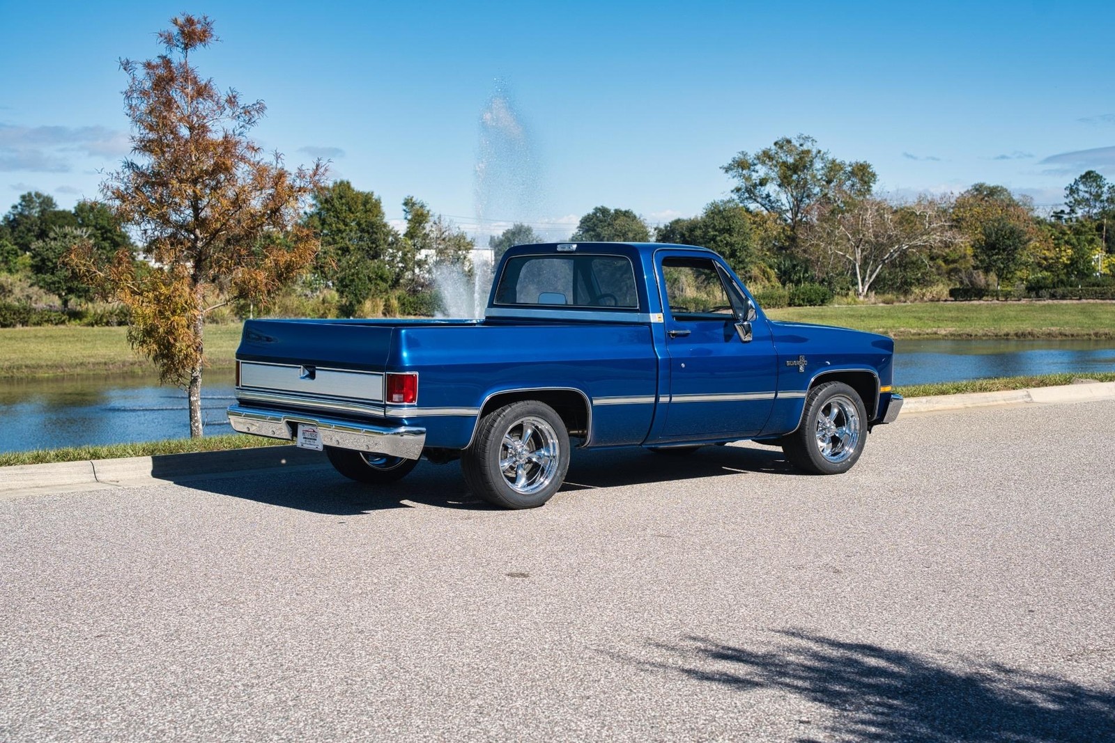 Chevrolet-Silverado-1500-1985-2-Door-34