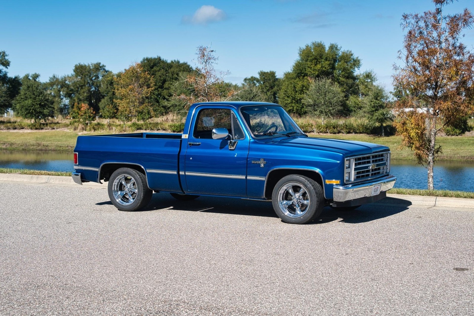 Chevrolet-Silverado-1500-1985-2-Door-37