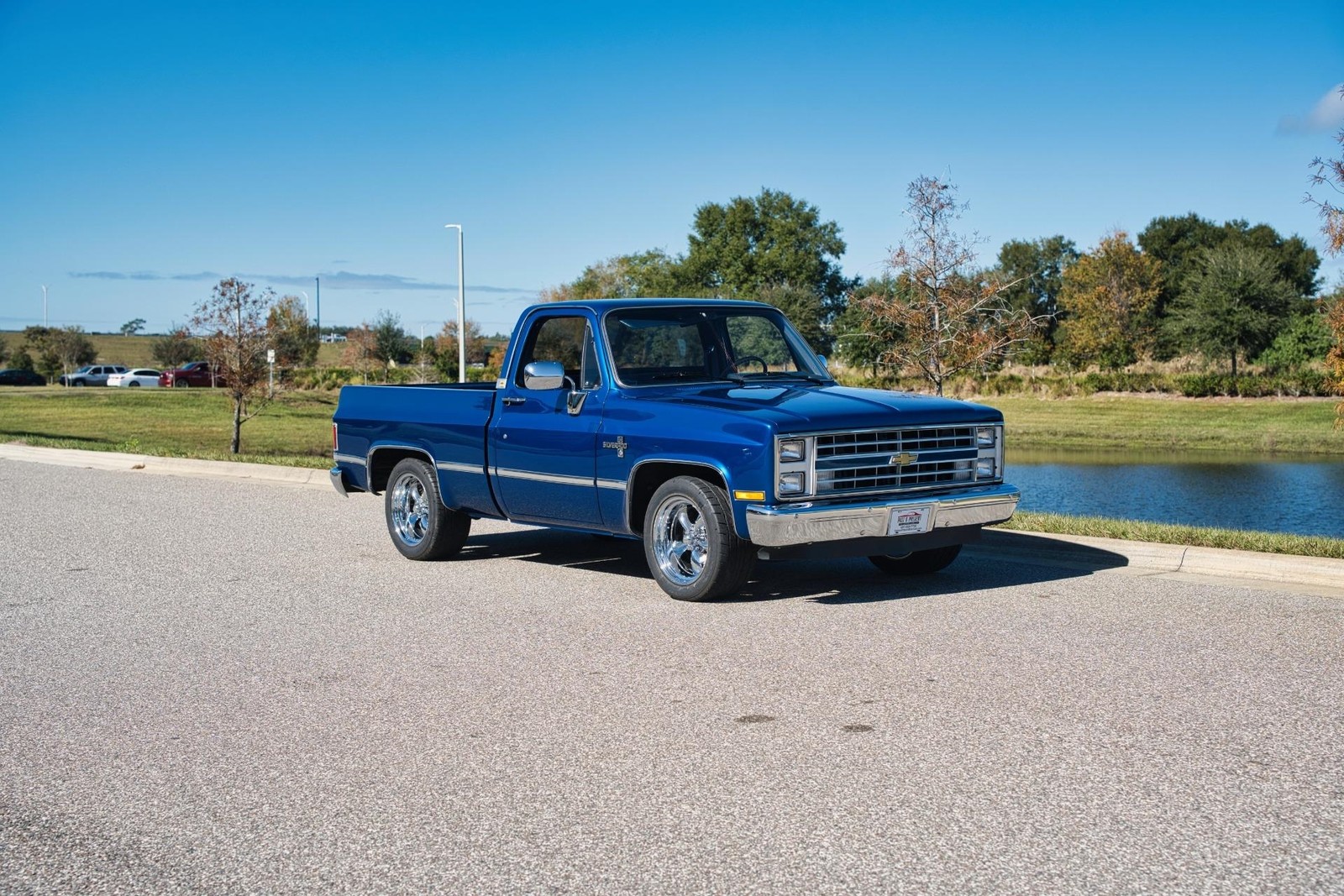 Chevrolet-Silverado-1500-1985-2-Door-38