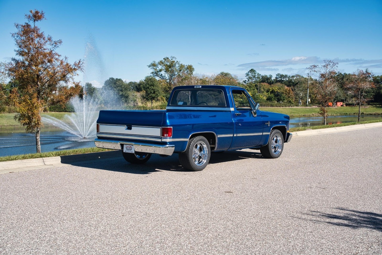 Chevrolet-Silverado-1500-1985-2-Door-5