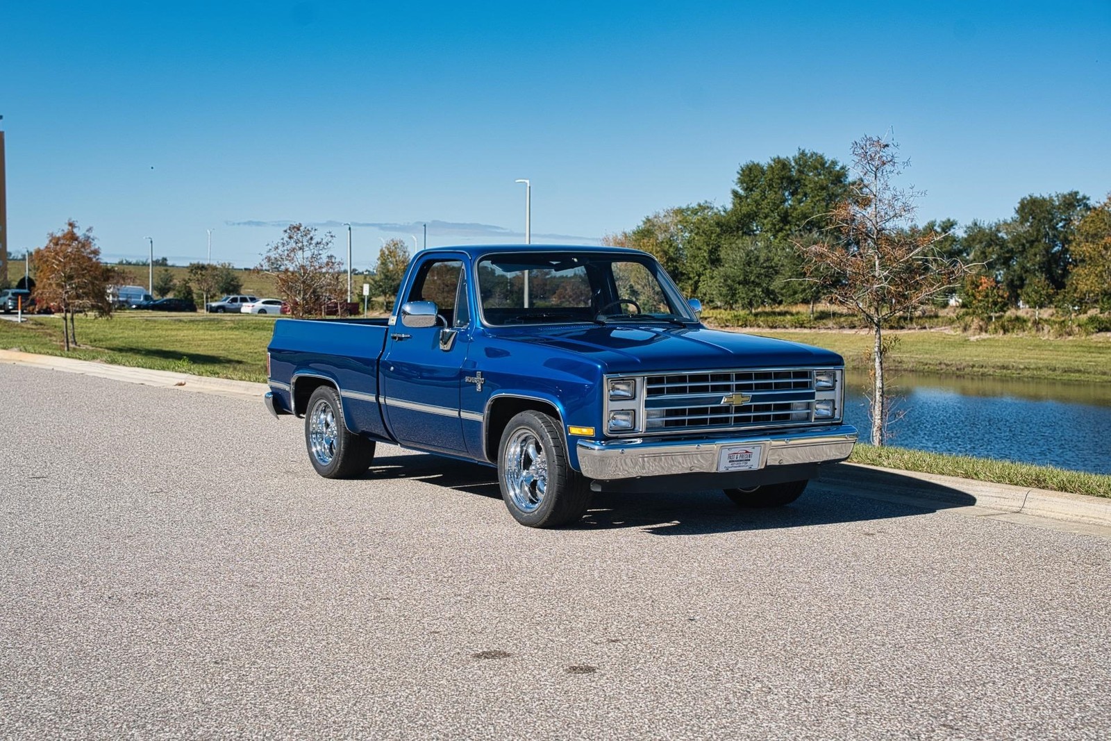 Chevrolet-Silverado-1500-1985-2-Door-8