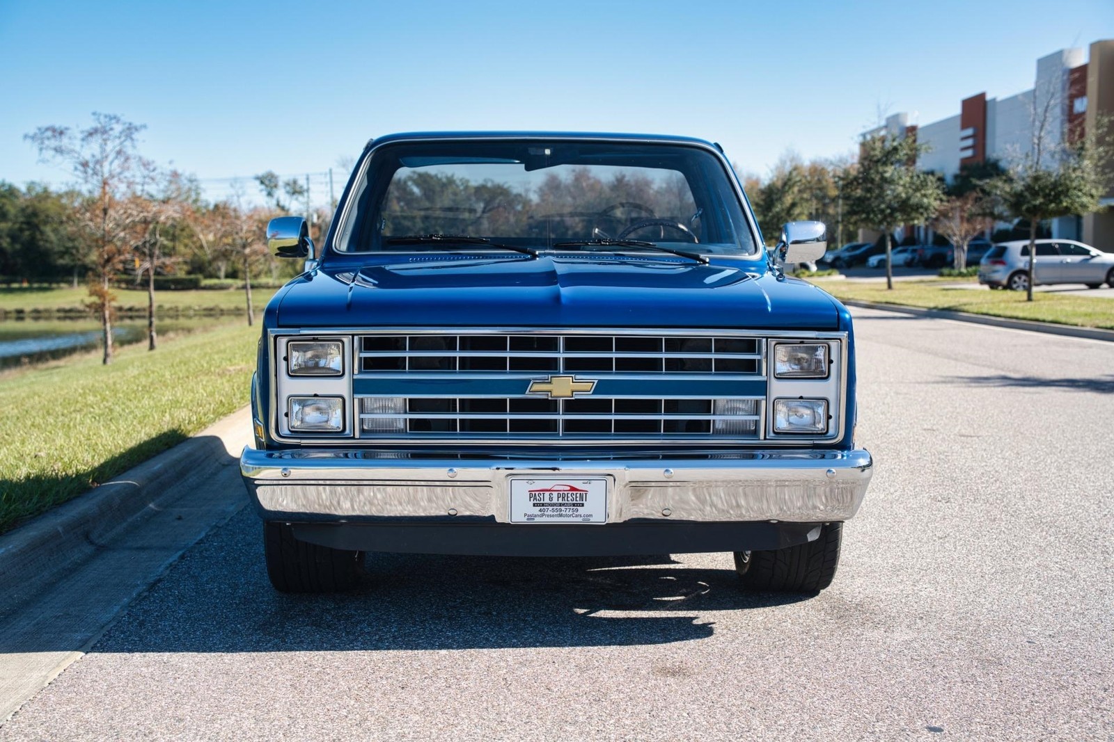 Chevrolet-Silverado-1500-1985-2-Door-9
