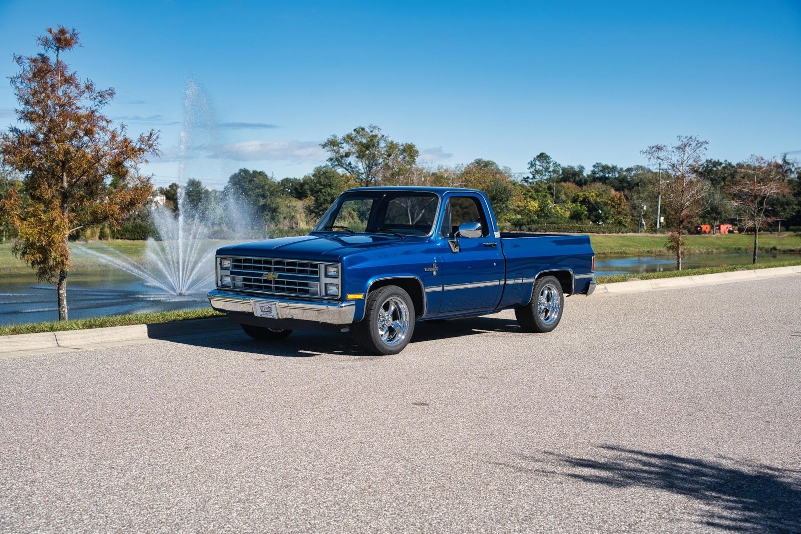 Chevrolet-Silverado-1500-1985-2-Door