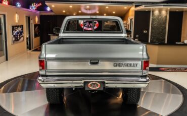 Chevrolet-Silverado-1500-1987-Pickup-Truck-15