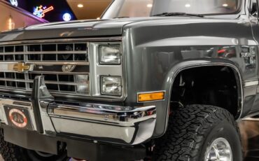 Chevrolet-Silverado-1987-Gray-Metallic-Red-11