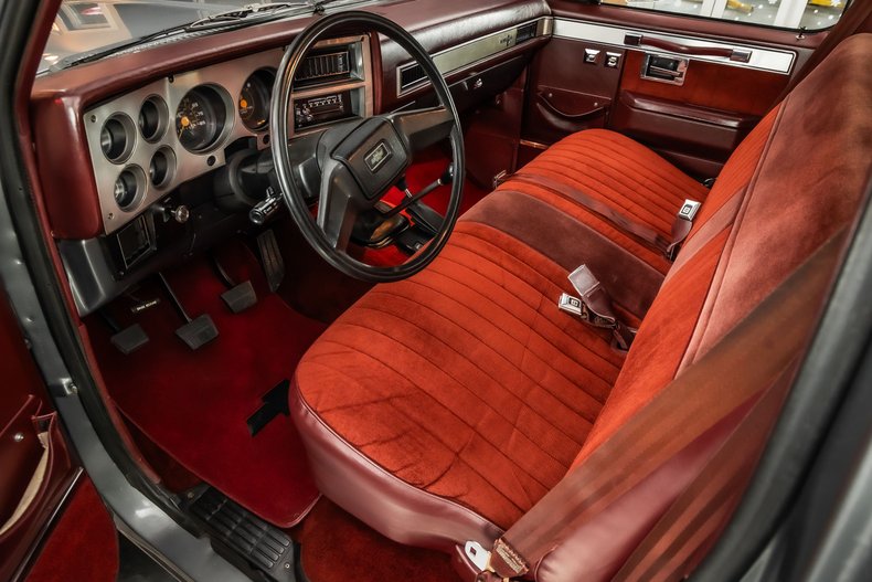 Chevrolet-Silverado-1987-Gray-Metallic-Red-13