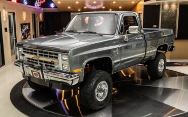 Chevrolet-Silverado-1987-Gray-Metallic-Red-16