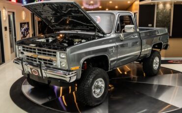 Chevrolet-Silverado-1987-Gray-Metallic-Red-18
