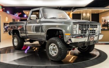 Chevrolet-Silverado-1987-Gray-Metallic-Red-21