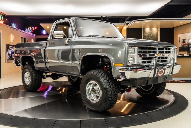 Chevrolet-Silverado-1987-Gray-Metallic-Red-21