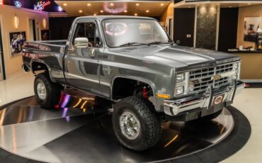 Chevrolet-Silverado-1987-Gray-Metallic-Red-22