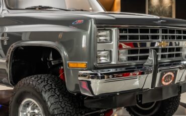 Chevrolet-Silverado-1987-Gray-Metallic-Red-25