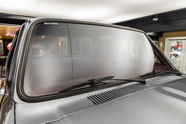 Chevrolet-Silverado-1987-Gray-Metallic-Red-26