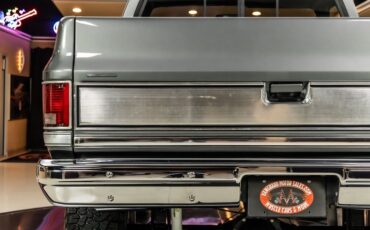 Chevrolet-Silverado-1987-Gray-Metallic-Red-28