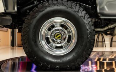 Chevrolet-Silverado-1987-Gray-Metallic-Red-36