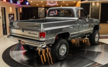 Chevrolet-Silverado-1987-Gray-Metallic-Red-39