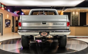 Chevrolet-Silverado-1987-Gray-Metallic-Red-40