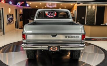 Chevrolet-Silverado-1987-Gray-Metallic-Red-41